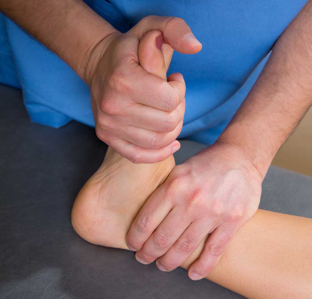 Vật lý trị liệu bàn chân rủ