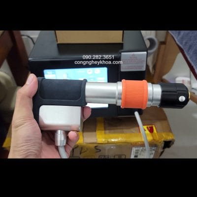 Hình ảnh thực tế đầu súng xung kích của Máy xung kích KP – B PRO tại phòng khám chị Trang, Kiên Giang