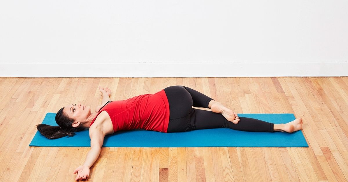 Bạn hay bị đau lưng? 5 Bài tập căng cơ lưng hiệu quả giúp cải thiện vấn đề đau lưng 2 Kéo Giãn Lưng Với Tư Thế Trẻ Em (Child's Pose), tư thế này giúp cơ thể giãn ra giúp cải thiện những vấn đề về lưng