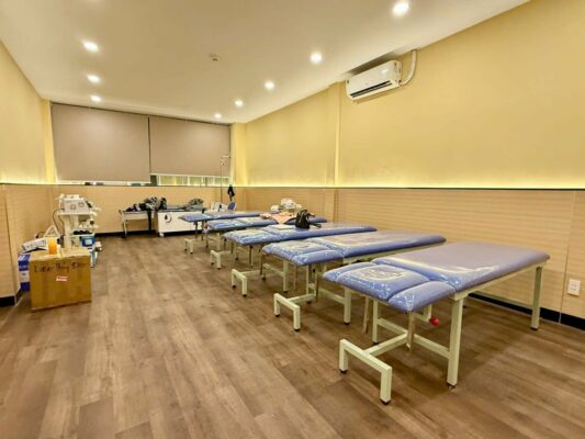 Nhân viên tại Công Nghệ Y Khoa MDT đã hoàn thành lắp đặt máy vật lý trị liệu tại Kiên Giang lắp đặt phòng khám, giao máy toàn quốc